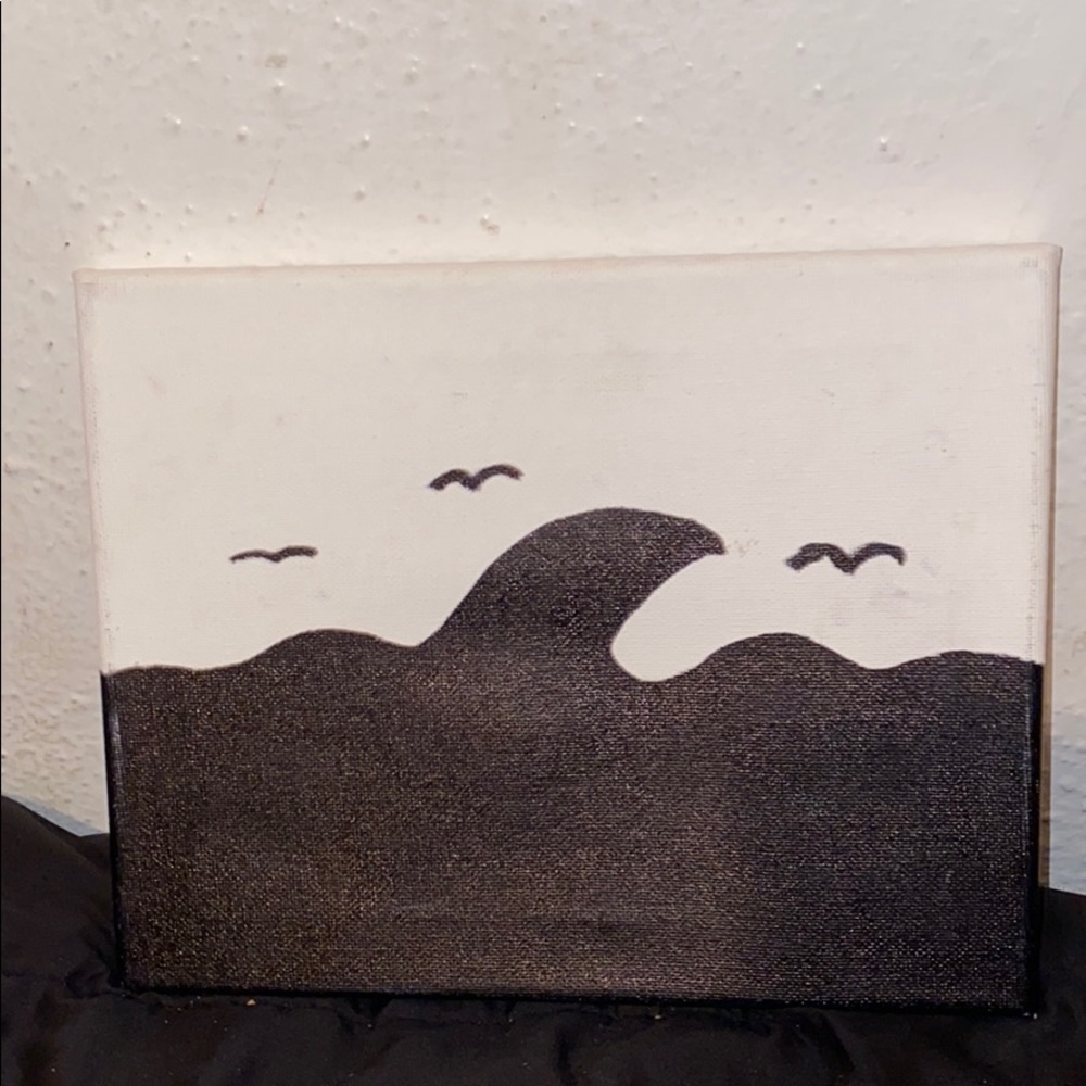 Black wave with birds